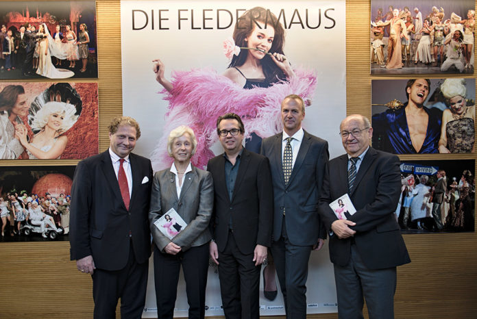 Herbsttage-Blindenmarkt_Die-Fledermaus-Gruppenbild-bellaflora