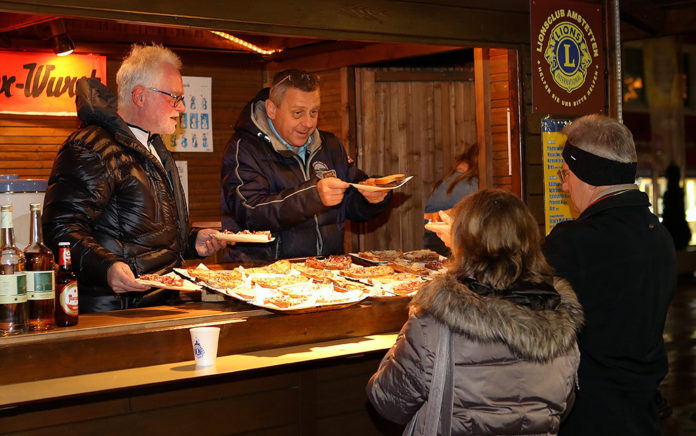 lions-gluehmoststand_(c)kommunikationsagentur-sengstschmid_0429